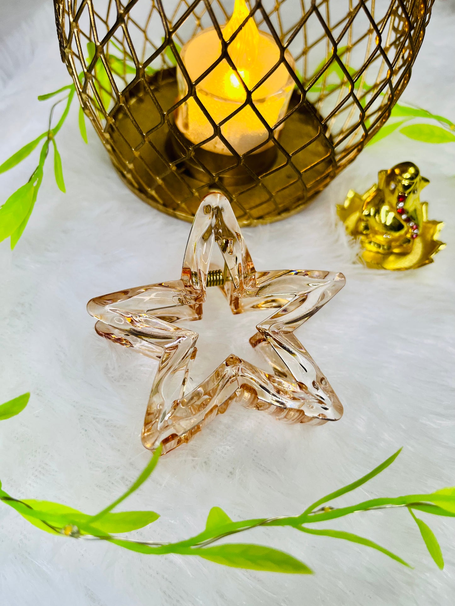 ⭐ Blendora Clear Resin Star Hair Claw – Medium | Transparent Strong Grip Clip for Women & Girls