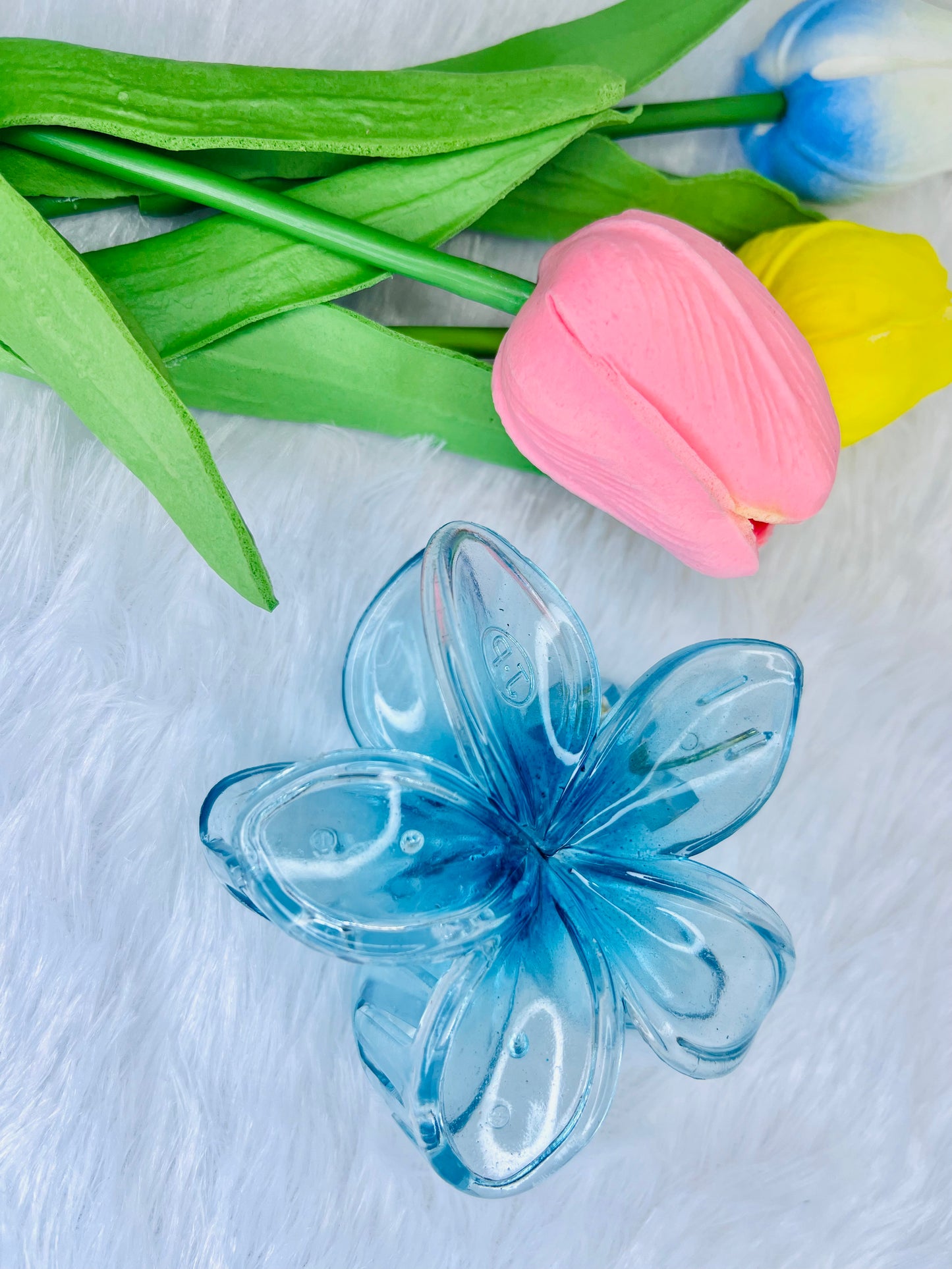 🌸Blendora Glassy Flower Hair Claw – Large | Elegant Gloss-Finish Floral Hair Clip for Women & Girls