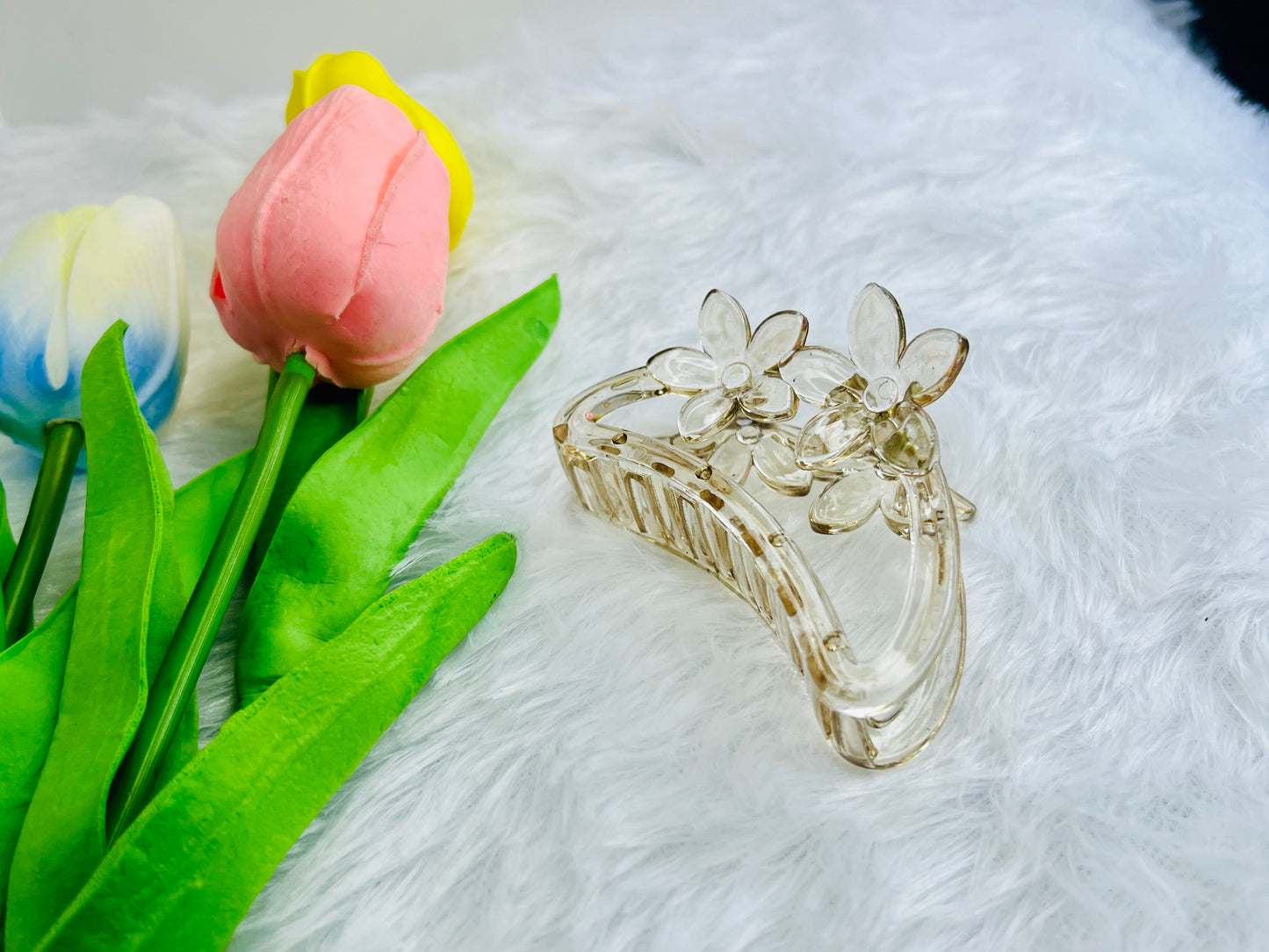 ✨Clear Resin Flower Curve Hair Claw – Medium | Strong Grip | Premium Floral Hair Clip for Women