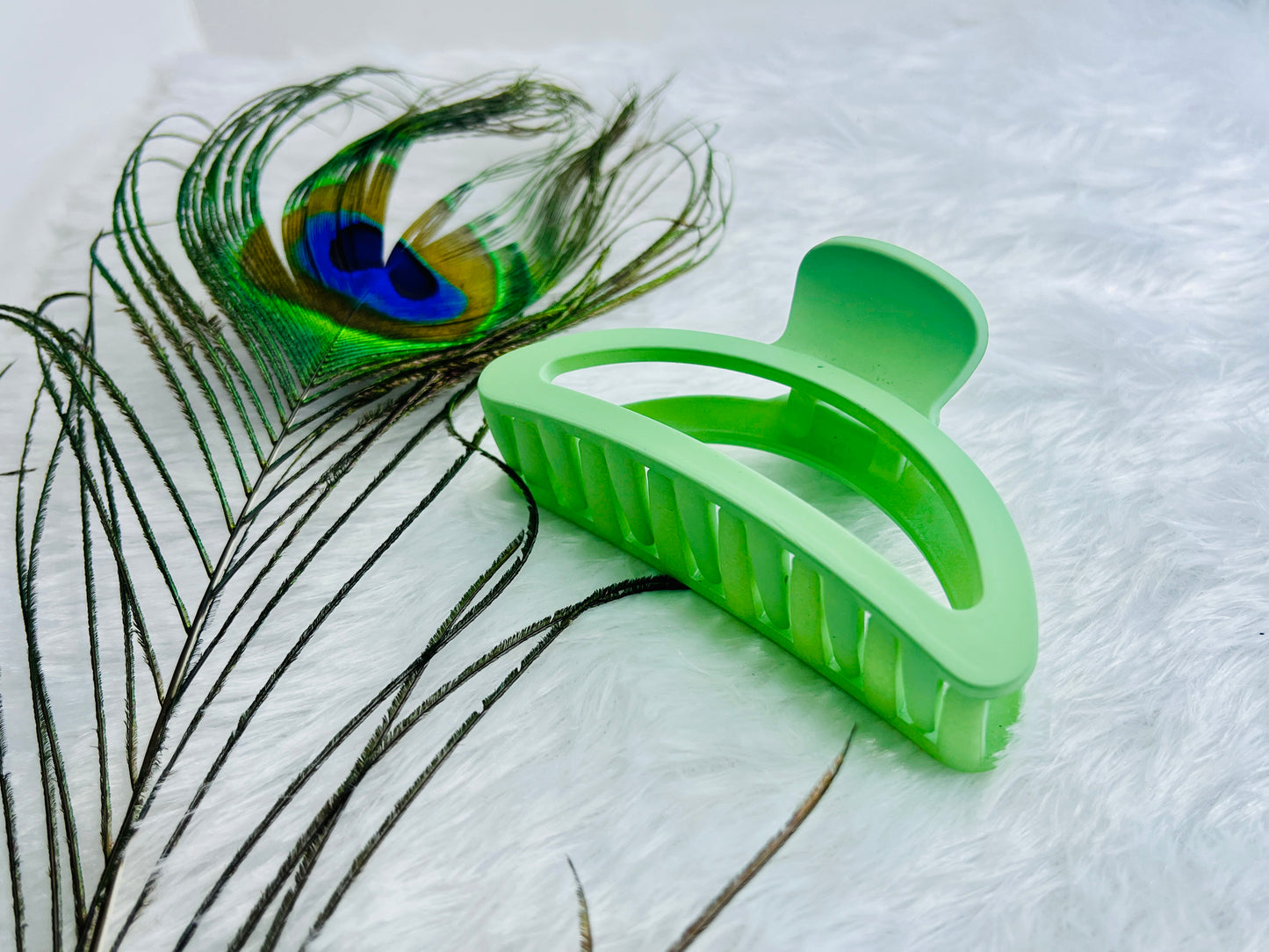 ⭐ Blendora™ Premium Light Curve D-Shape Hair Claw – Medium | Strong Grip • Matte Finish • Everyday Essential