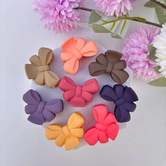 🎀 Blendora Mini Bow Hair Claw – Small | Elegant Pearl Bow Clip for Women & Girls