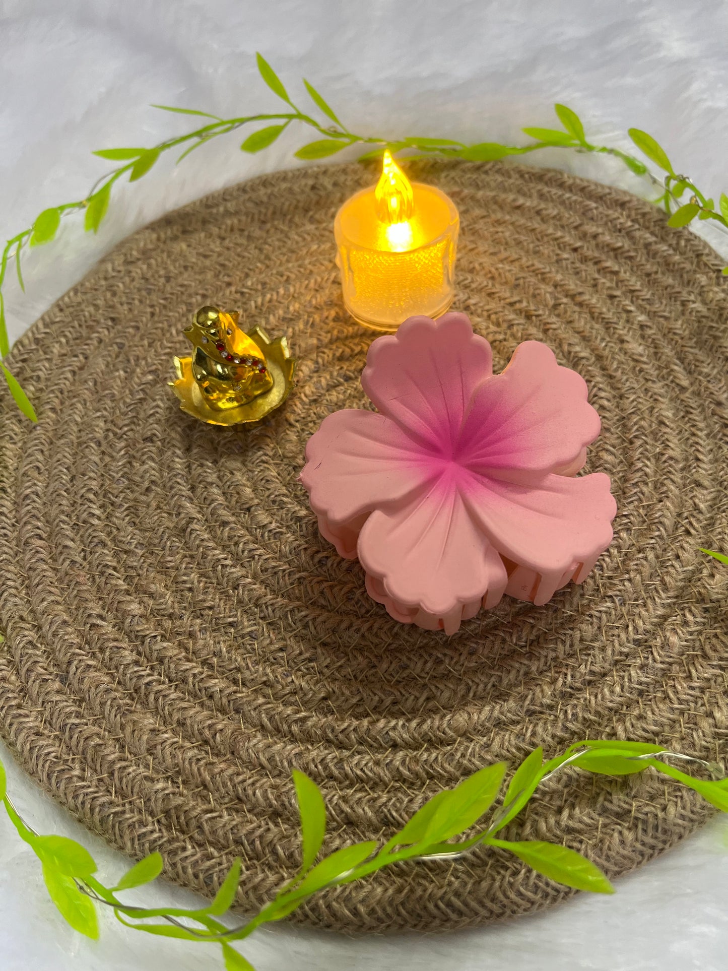 🌺 Blendora Dual-Tone Matte Hibiscus Hair Claw – Large | Strong Grip Floral Claw Clip for Women & Girls