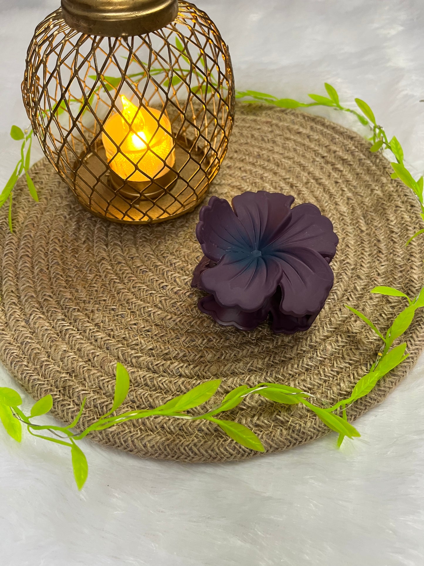 🌺 Blendora Dual-Tone Matte Hibiscus Hair Claw – Large | Strong Grip Floral Claw Clip for Women & Girls