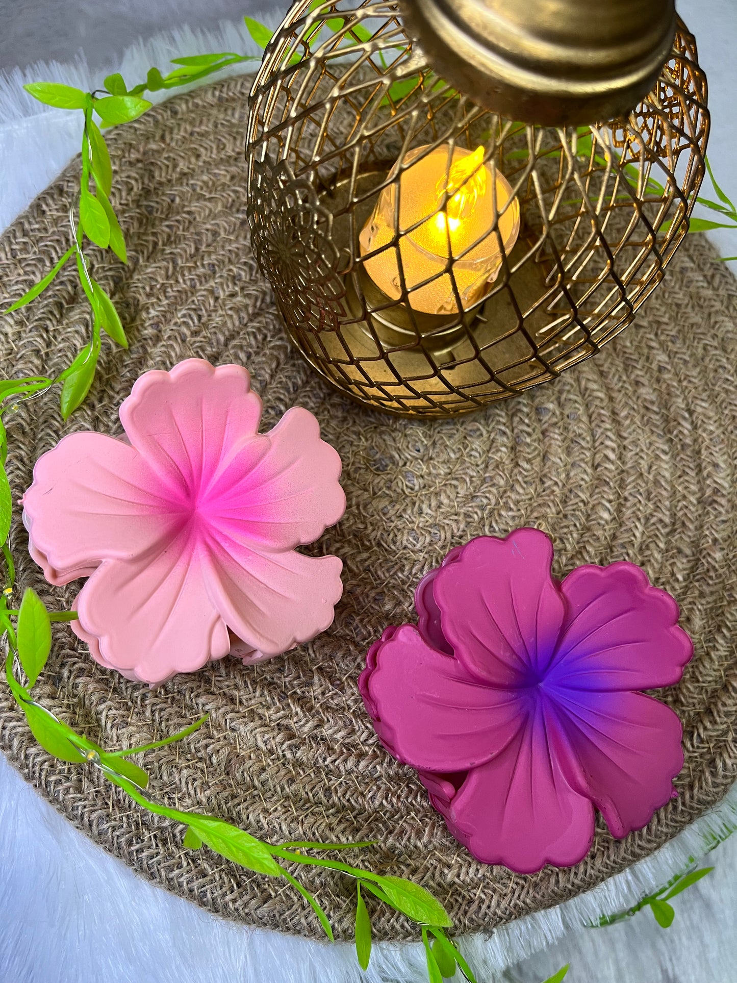 🌺 Blendora Dual-Tone Matte Hibiscus Hair Claw – Large | Strong Grip Floral Claw Clip for Women & Girls