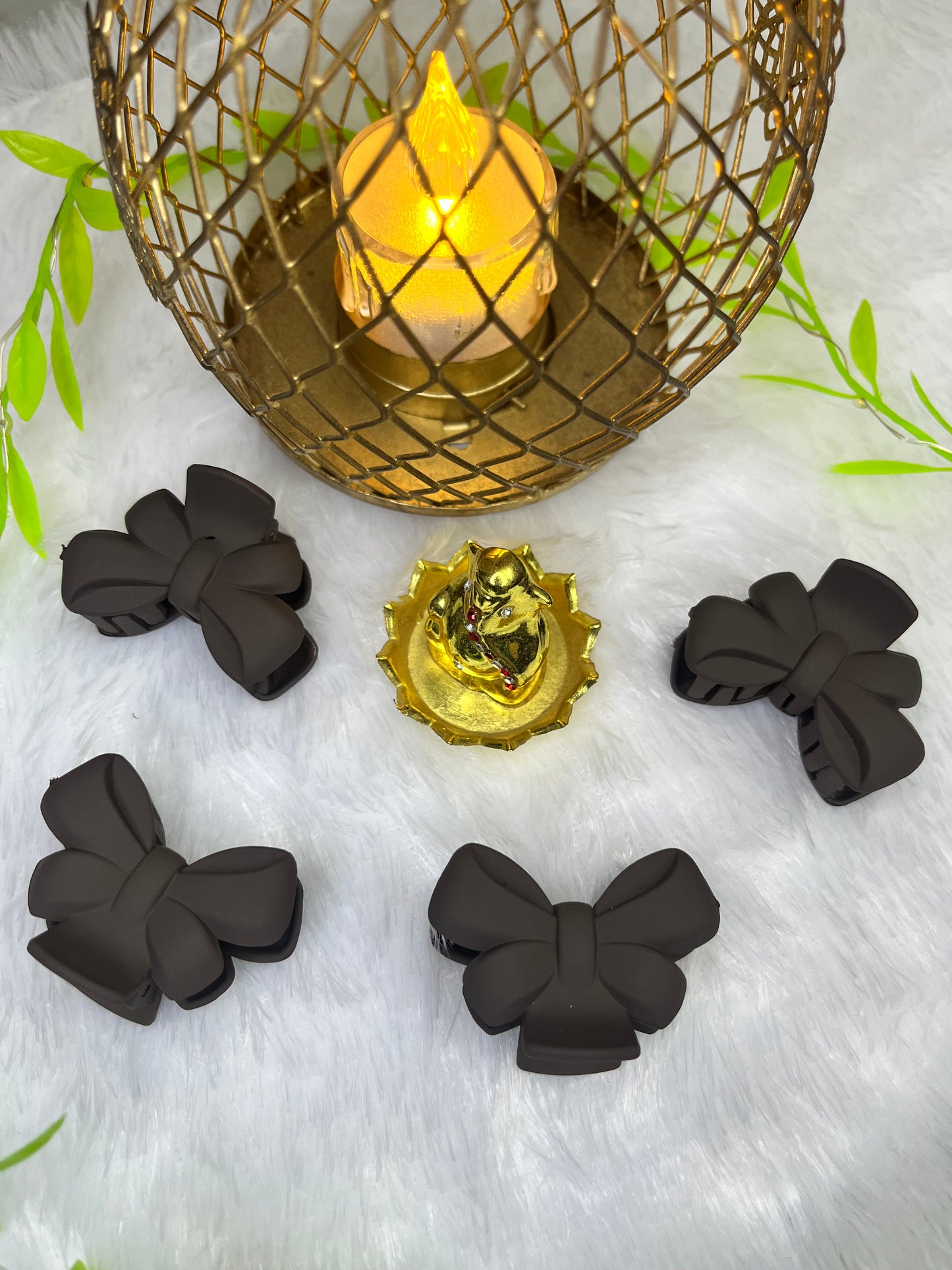 🎀 Blendora Mini Bow Hair Claw – Small | Elegant Pearl Bow Clip for Women & Girls