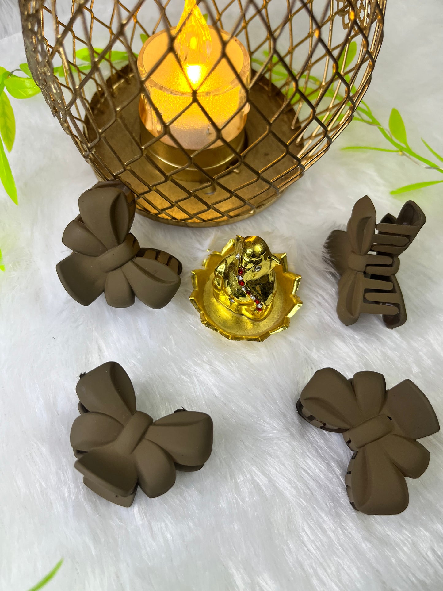 🎀 Blendora Mini Bow Hair Claw – Small | Elegant Pearl Bow Clip for Women & Girls