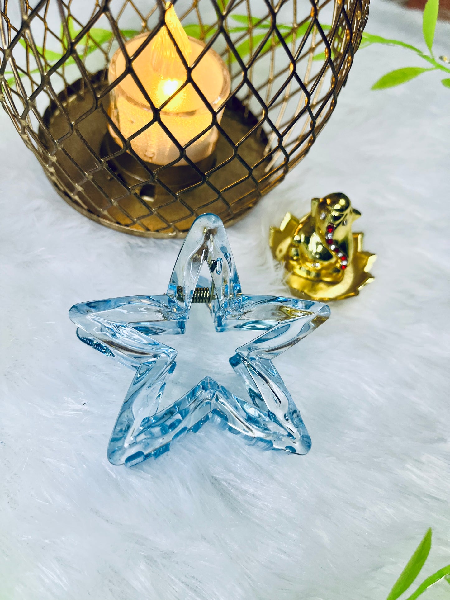 ⭐ Blendora Clear Resin Star Hair Claw – Medium | Transparent Strong Grip Clip for Women & Girls