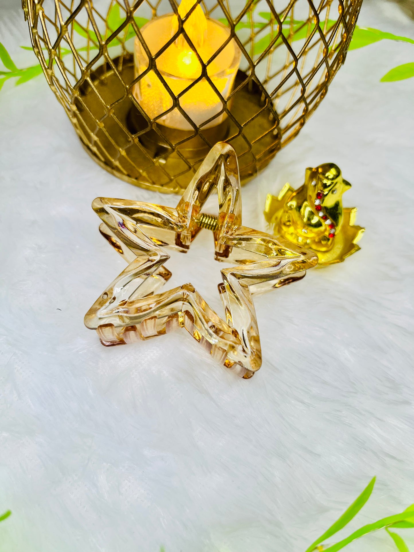 ⭐ Blendora Clear Resin Star Hair Claw – Medium | Transparent Strong Grip Clip for Women & Girls