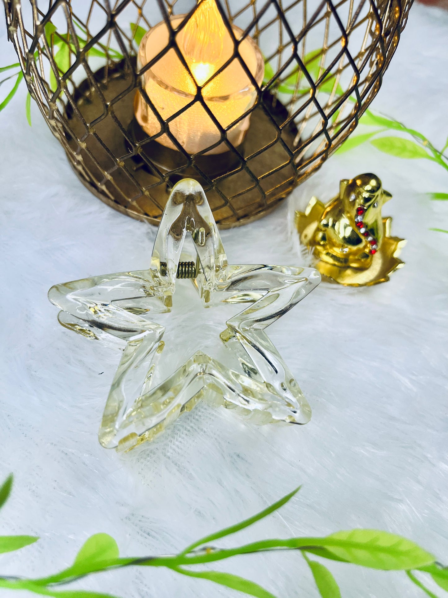⭐ Blendora Clear Resin Star Hair Claw – Medium | Transparent Strong Grip Clip for Women & Girls