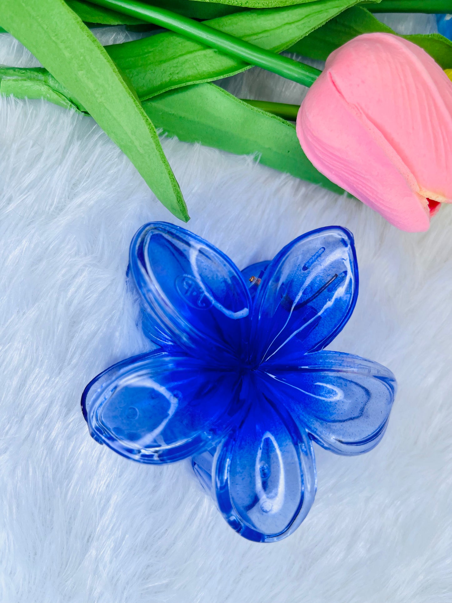 🌸Blendora Glassy Flower Hair Claw – Large | Elegant Gloss-Finish Floral Hair Clip for Women & Girls