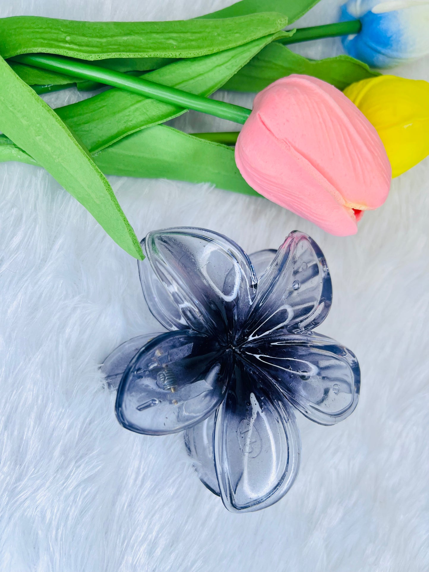 🌸Blendora Glassy Flower Hair Claw – Large | Elegant Gloss-Finish Floral Hair Clip for Women & Girls
