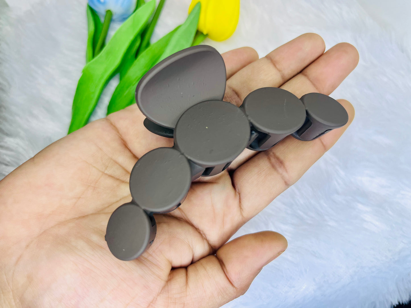 🌟Blendora Dotted Hair Claw – Large | Strong Grip Claw Clip for Thick & Long Hair