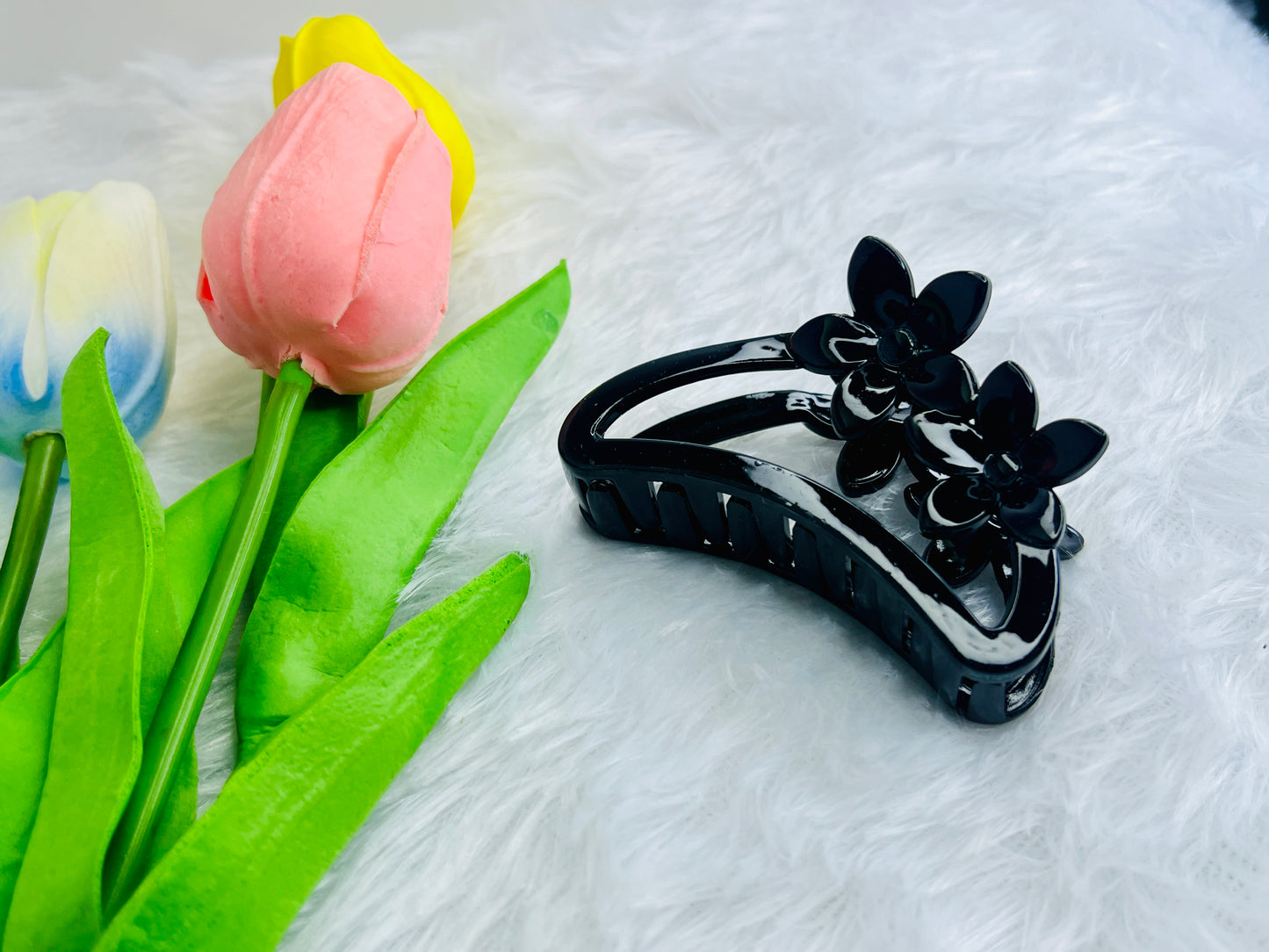 ✨Clear Resin Flower Curve Hair Claw – Medium | Strong Grip | Premium Floral Hair Clip for Women