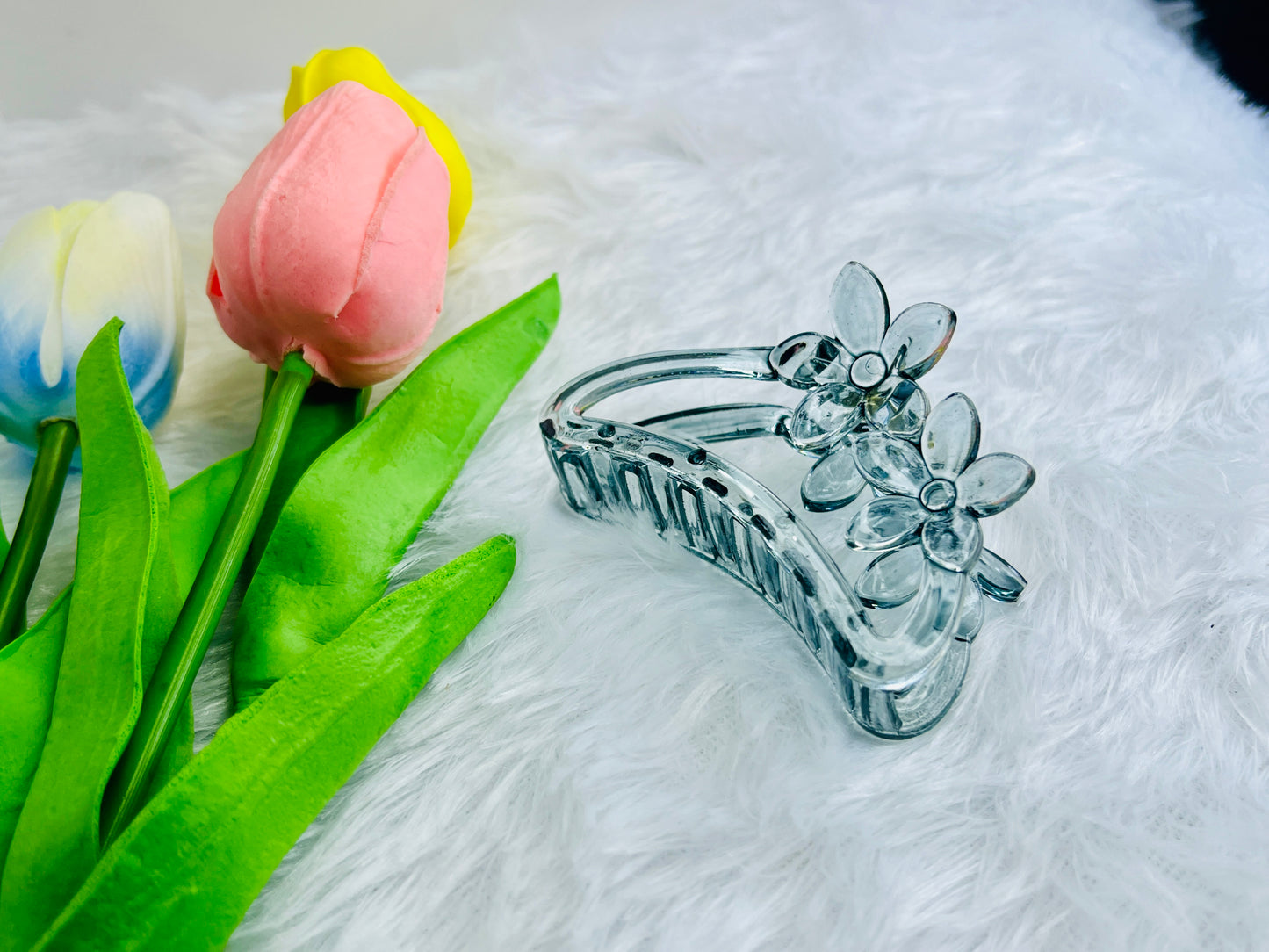 ✨Clear Resin Flower Curve Hair Claw – Medium | Strong Grip | Premium Floral Hair Clip for Women