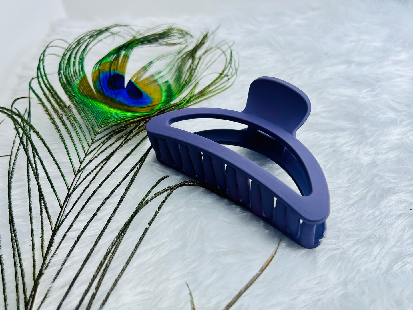 ⭐ Blendora™ Premium Light Curve D-Shape Hair Claw – Medium | Strong Grip • Matte Finish • Everyday Essential