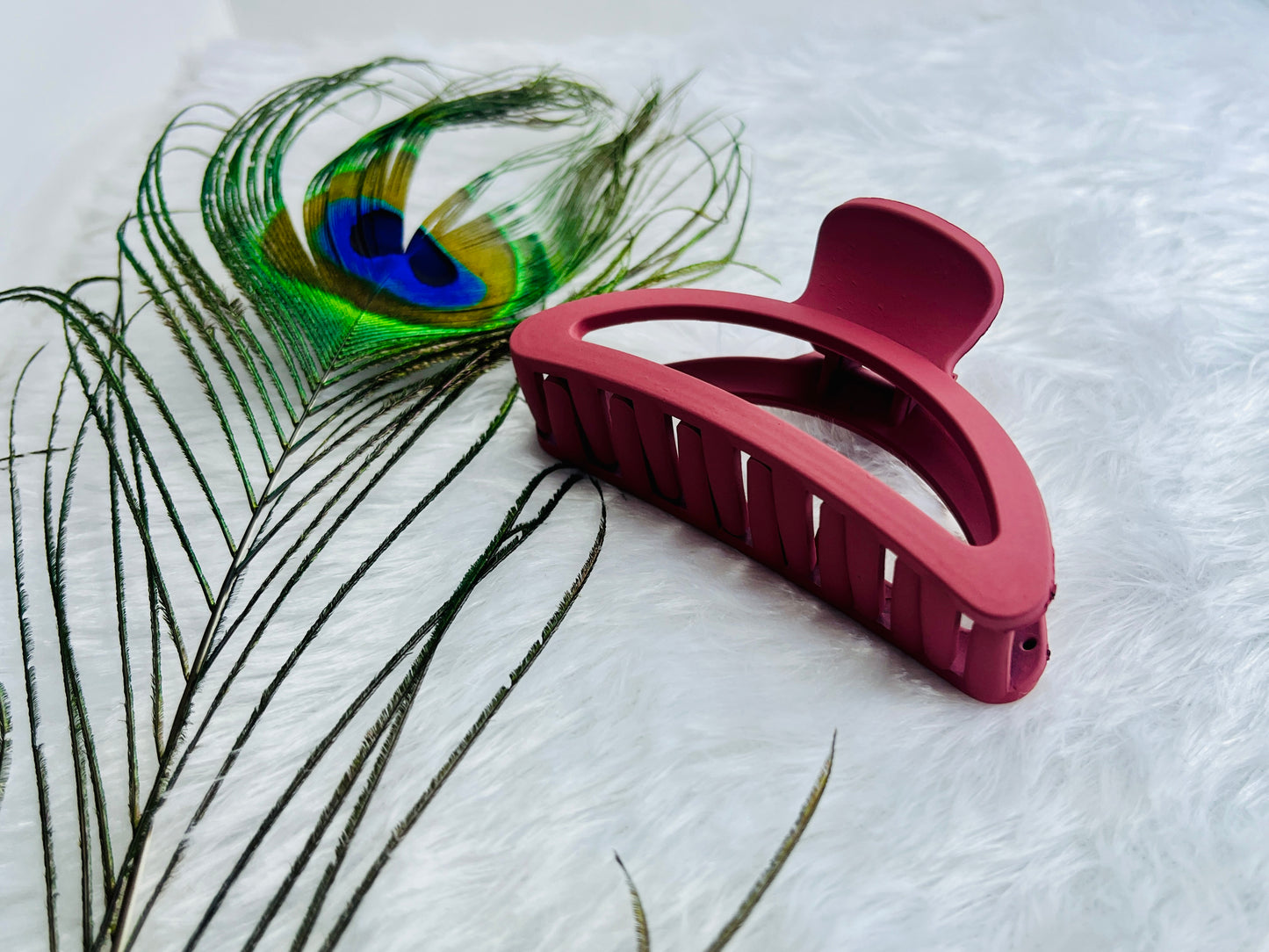 ⭐ Blendora™ Premium Light Curve D-Shape Hair Claw – Medium | Strong Grip • Matte Finish • Everyday Essential