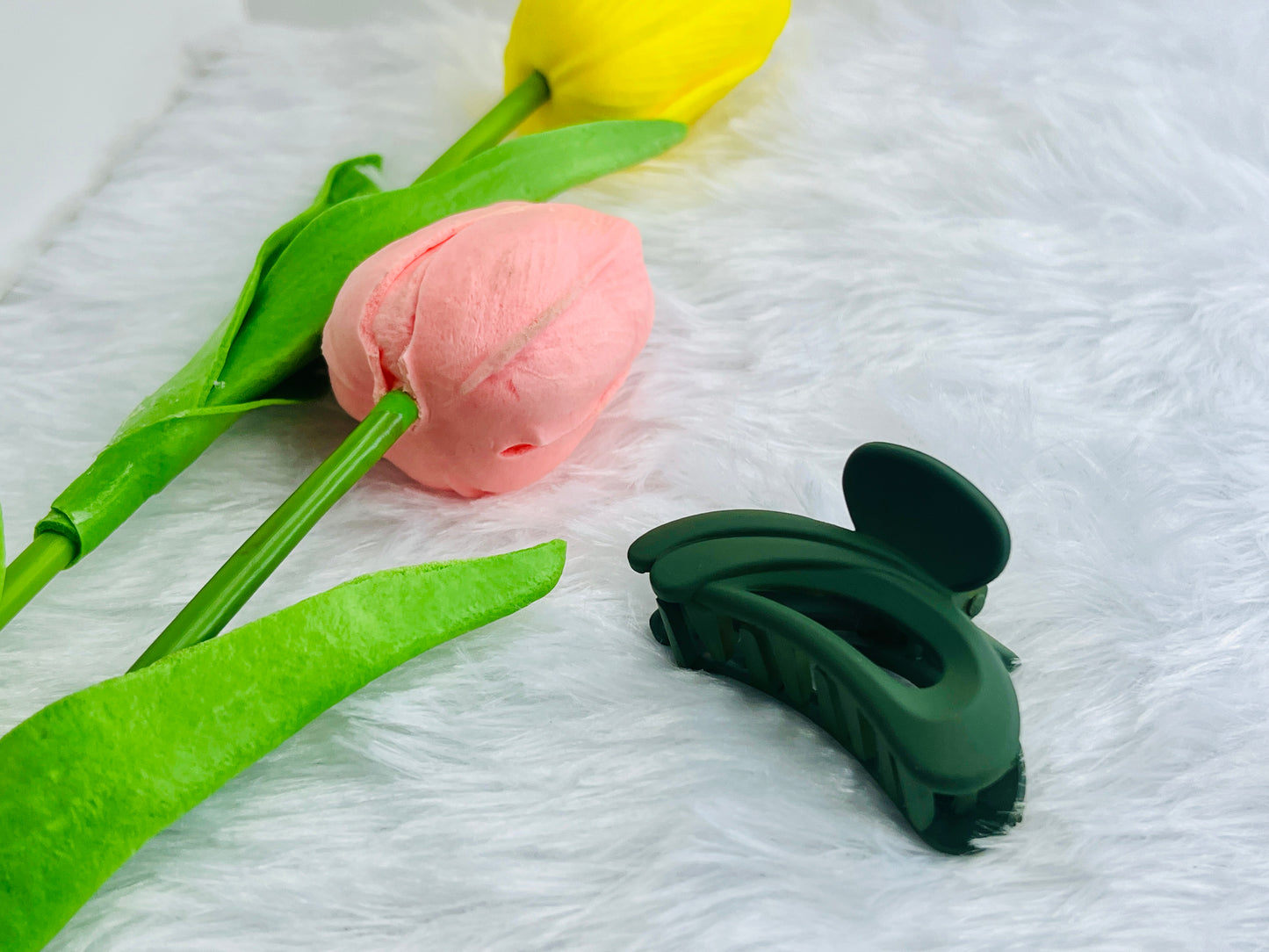 🌟Blendora D-Shape Mini Hair Claw Set (Pack of 3) | Strong Grip Curved Mini Clips for Women & Girls