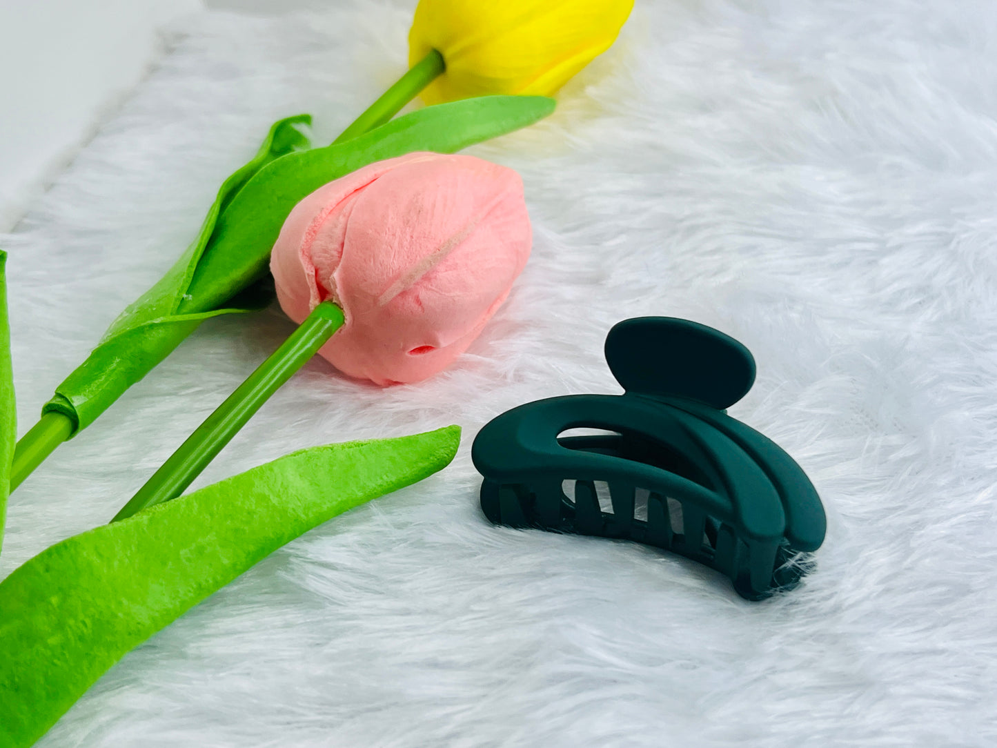 🌟Blendora D-Shape Mini Hair Claw Set (Pack of 3) | Strong Grip Curved Mini Clips for Women & Girls